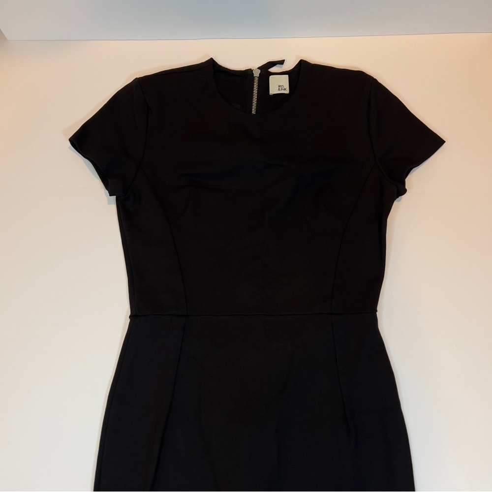 Iris & Ink Black Fitted Midi Dress Short Sleeve Back Zip Women’s M